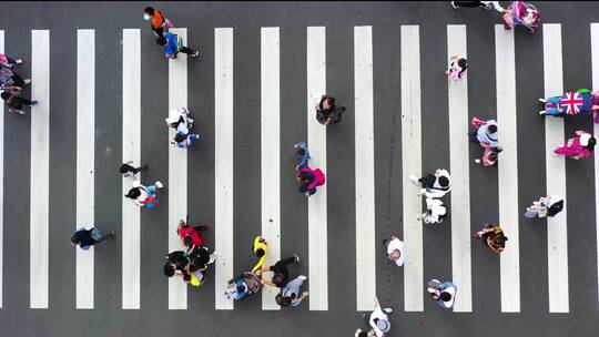 城市街道 斑马线 人来人往 人流量 上班族