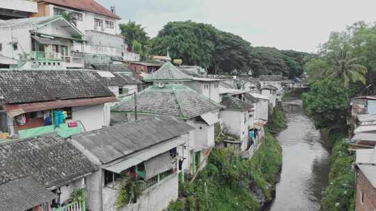 马朗老城区，彩虹村，树木，屋顶