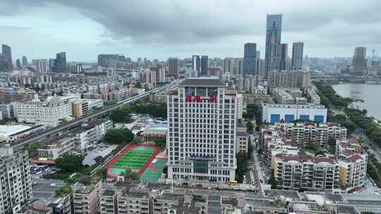 珠海一附实验中学航拍城市建筑风光阴天校园