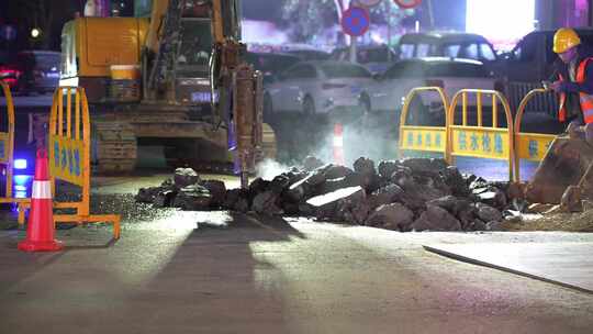 夜间道路施工供水抢险自来水管道抢修视频素材模板下载