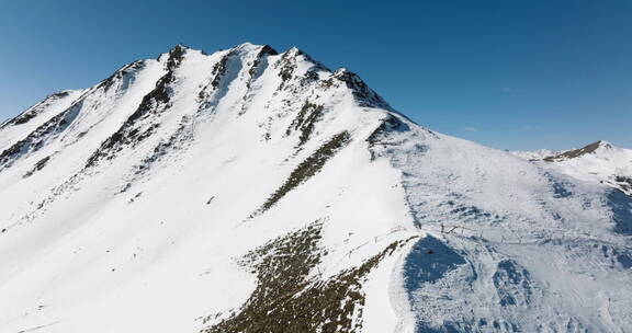 四川夹金山雪山冬日航拍风景