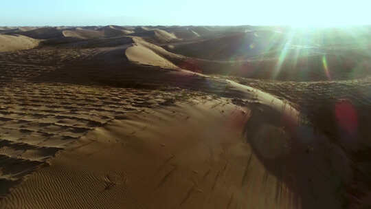 航拍沙漠治沙防沙、草方格、沙漠化治理工程
