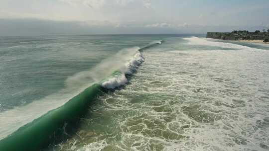巴厘岛乌鲁瓦图冲浪点航拍