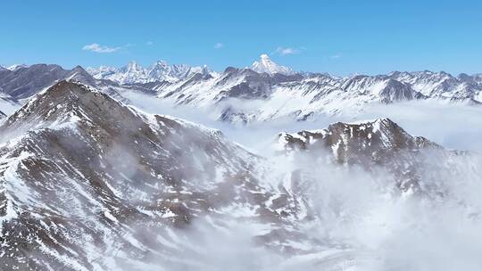 航拍四川美丽夹金山雪山云海冬季自然风光