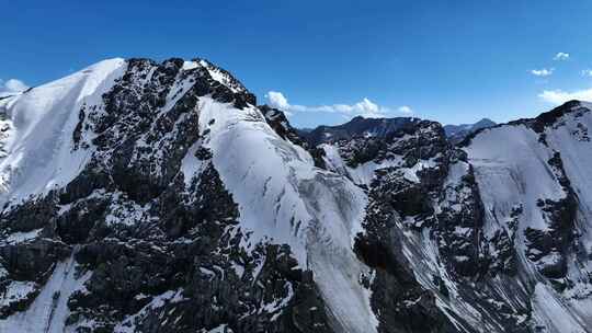新疆天山雪山