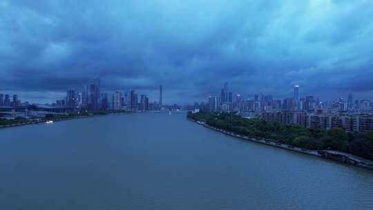 广州珠江阴雨天航拍