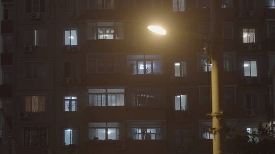 小区路灯 夜晚路灯 居民楼夜晚