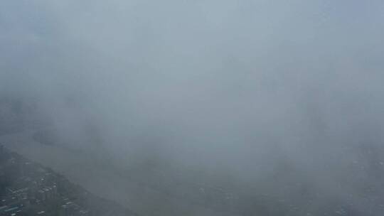 航拍耒阳城区平流雾