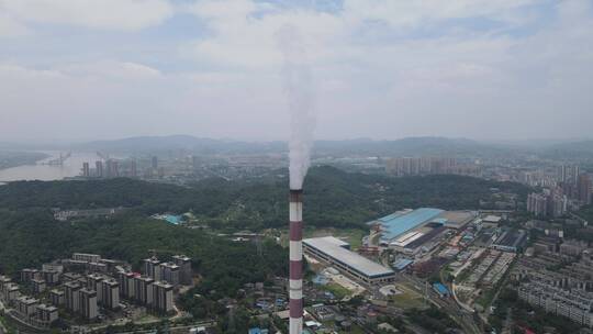 航拍工厂烟冲废气排放