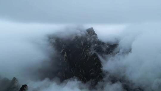 河南伏牛山老界岭云海