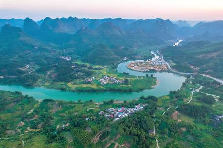 喀斯特地貌风景延时九万大山桂林蜿蜒河流