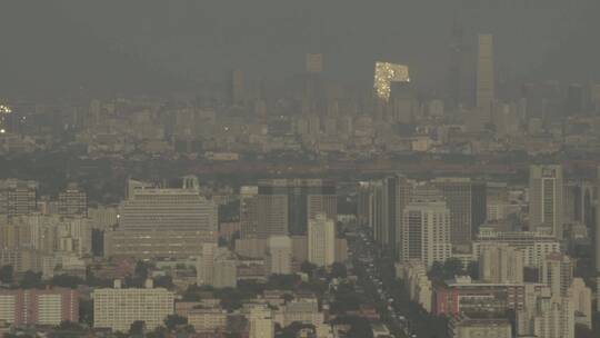 俯瞰阴霾中的城市视频素材模板下载