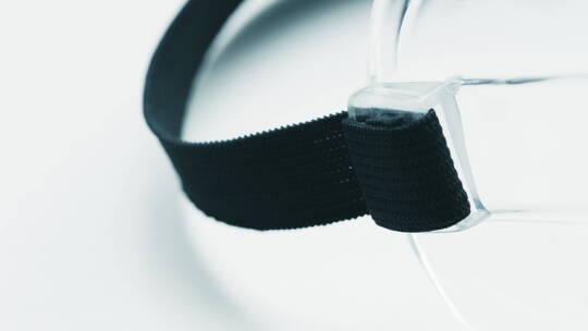 医用防护眼罩护目镜细节特写视频素材模板下载