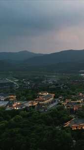 竖版航拍襄阳中国唐城影视基地4A景区夜景