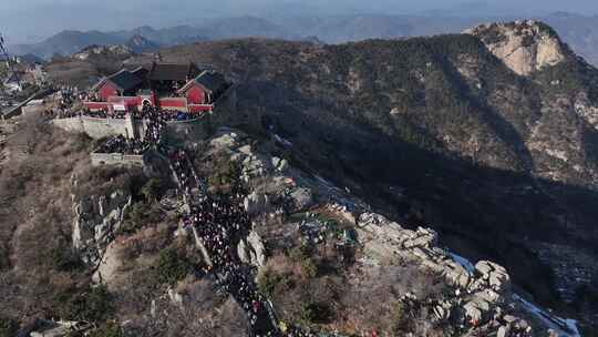 春节期间，泰山人气旺