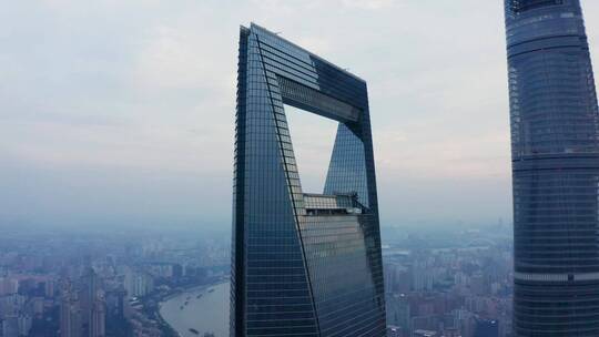航拍上海环球金融中心大楼