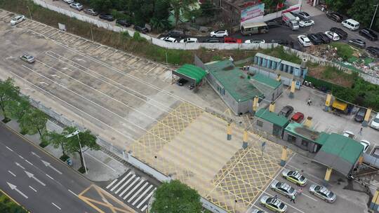 航拍深圳龙华区观澜城市公路