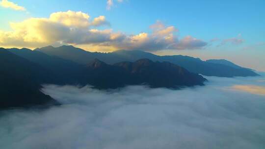 航拍华东最高峰武夷山黄岗山云海松树大峡谷