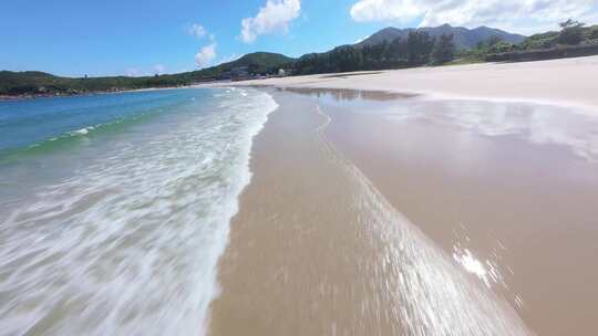 沙滩海浪晴天FPV实拍