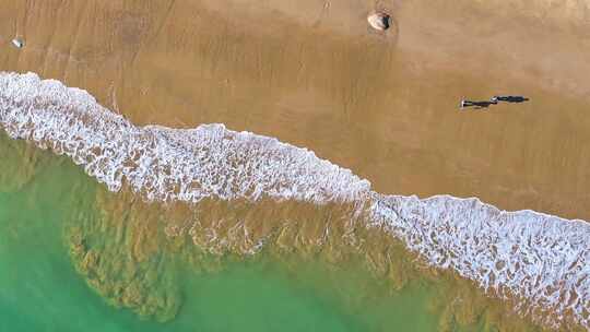 大海海边海水海浪沙滩海滩航拍海岸线风景唯视频素材模板下载