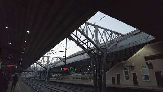 北京火车站进站4K实拍
