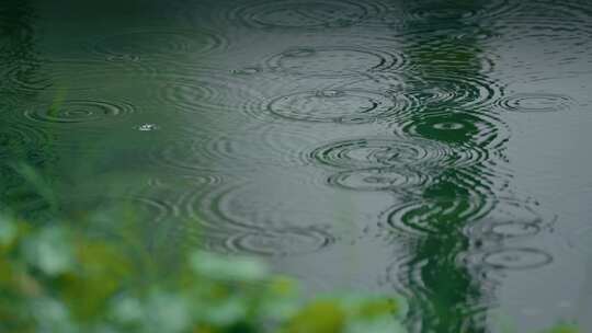 水面水滴雨滴下雨