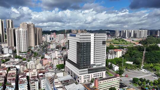 深圳市龙华区中心医院