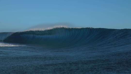 大溪地Teahupo'o波浪著名冲浪桶法