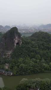 竖版航拍广西桂林木龙湖景区