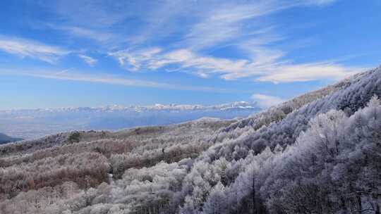 航拍高原雪山雪景