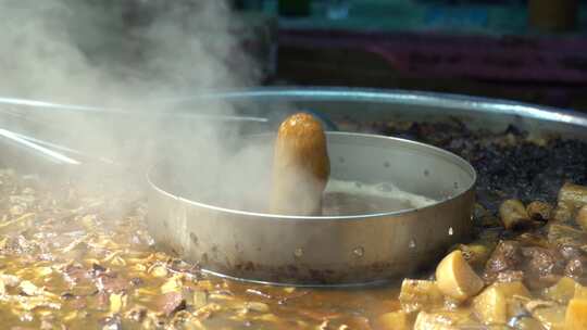 牛杂 牛杂汤 土豆 夜市 夜宵 地摊