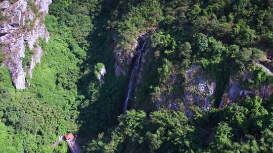 航拍森林瀑布生态高山流水自然景观