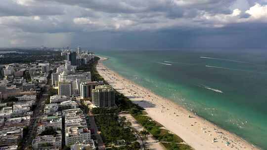 城市航拍迈阿密大海海滩沿海城市摩天大楼