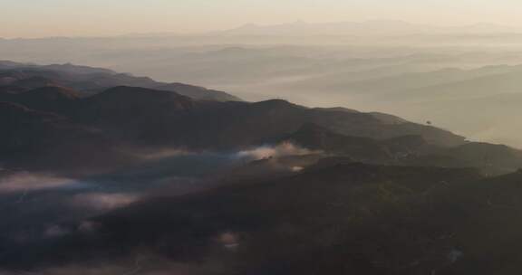 山西陕西黄土高原黄河两岸晨曦云海风光