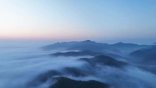 航拍群山唯美云海朝阳光芒