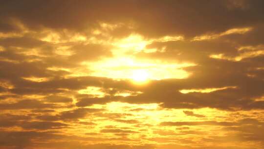 天空太阳云层阳光日出实拍黄昏日落夕阳晚霞