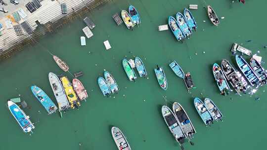 航拍汕尾红海湾渔港渔村码头渔船海堤