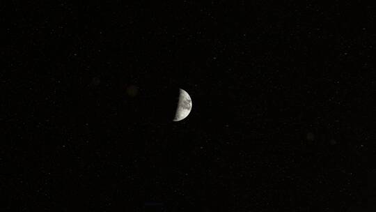 宇宙中月球移动的特写镜头