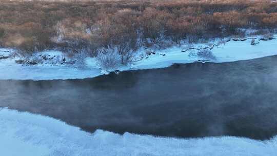 呼伦贝尔冰河雪景雾气