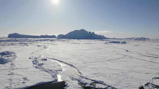 格陵兰岛冰川海面浮冰