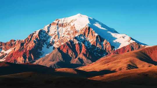 雪山自然风光全景