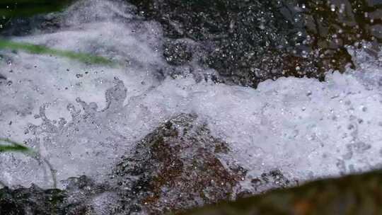 河边流水河流河水小溪山泉泉水流体液体水流