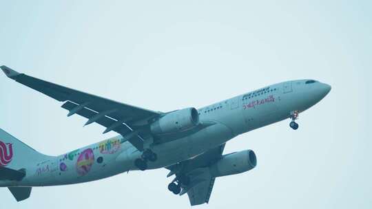 飞机航拍，民航，天空飞机划过