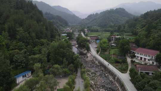 乡村 自然 溪流 村庄 航拍 蜂巢 森林