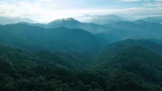 航拍山川原始森林云雾缭绕