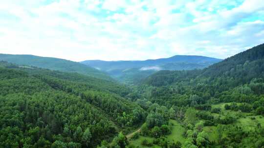 美丽大自然、开阔山脉 氧吧视频素材模板下载