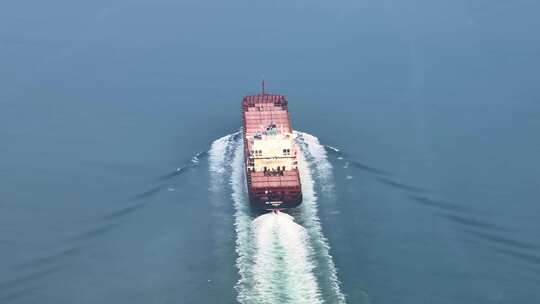 航拍港口远洋货轮集装箱货轮远航视频素材模板下载