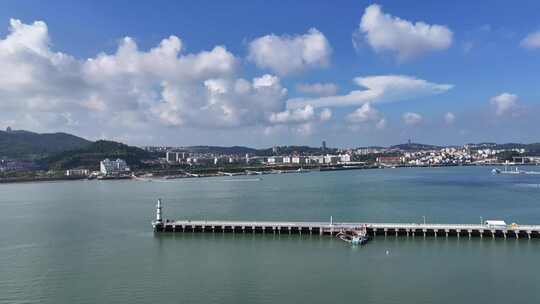 海滨城市码头风光全景