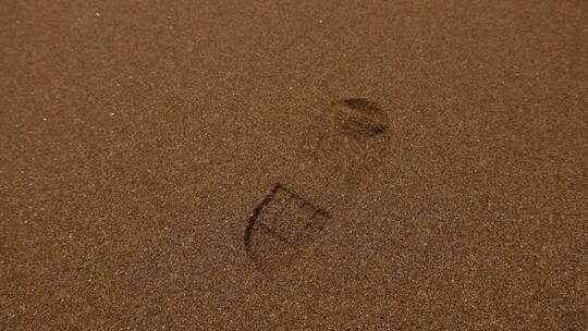 VIDEO0087脚印特写 沙滩上的脚印