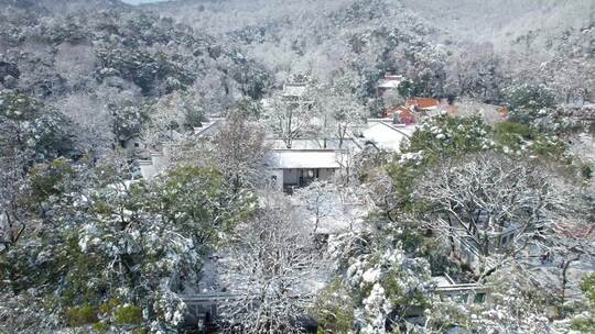湖南省长沙市岳麓山岳麓书院雪景4k航拍